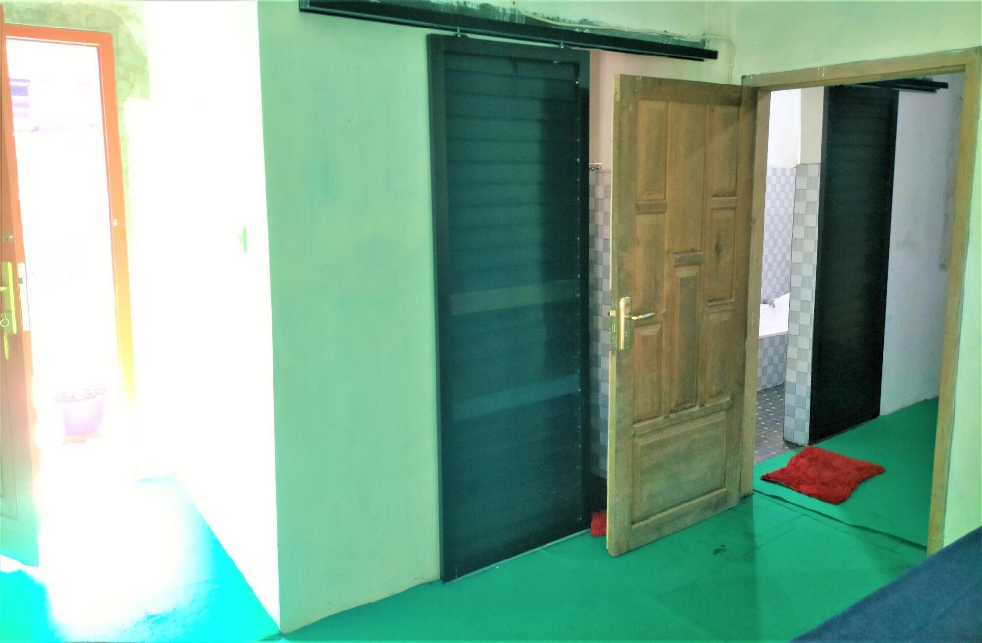 Gandrung City Hostel バニュワンギ エクステリア 写真