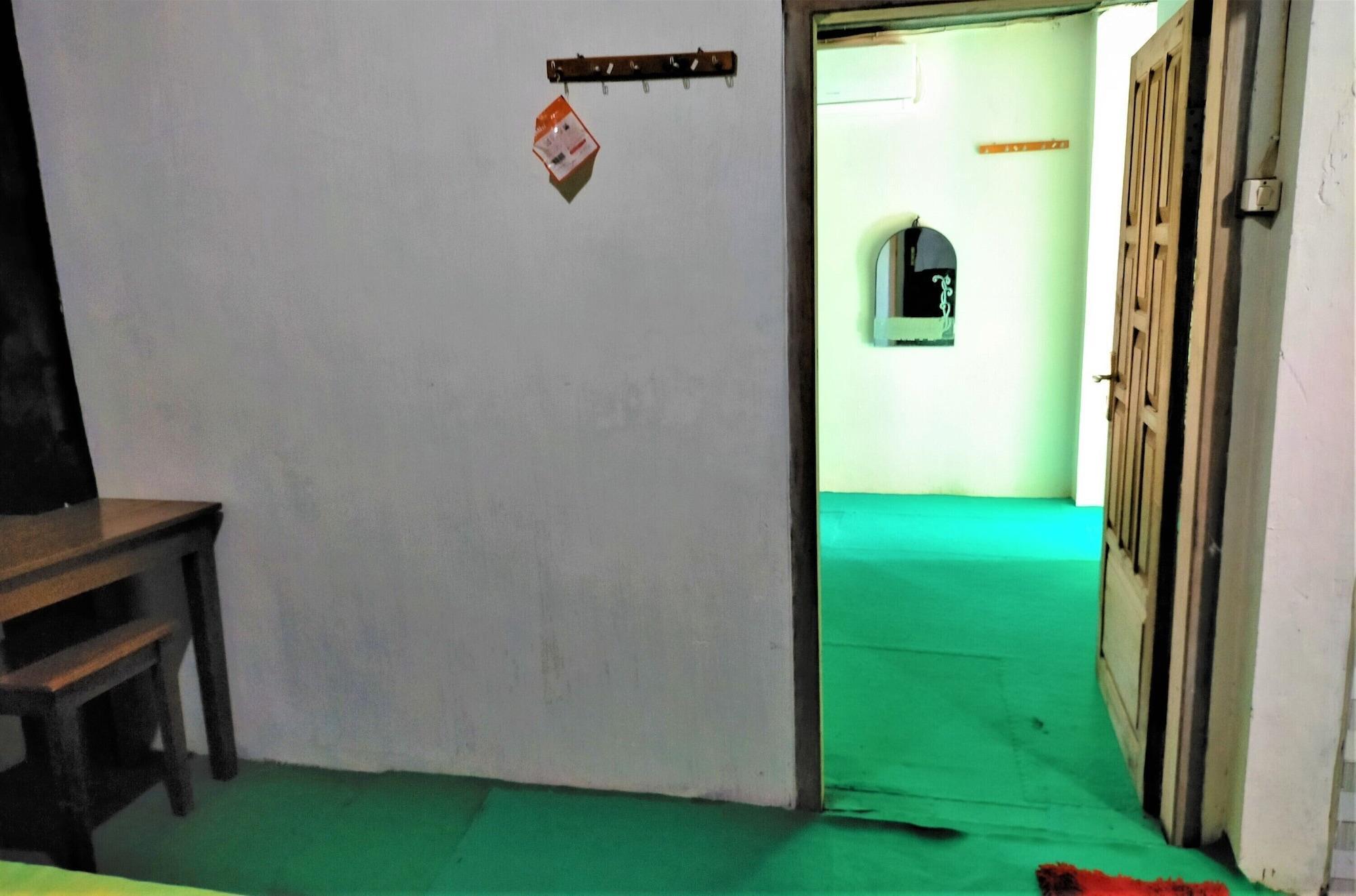 Gandrung City Hostel バニュワンギ エクステリア 写真