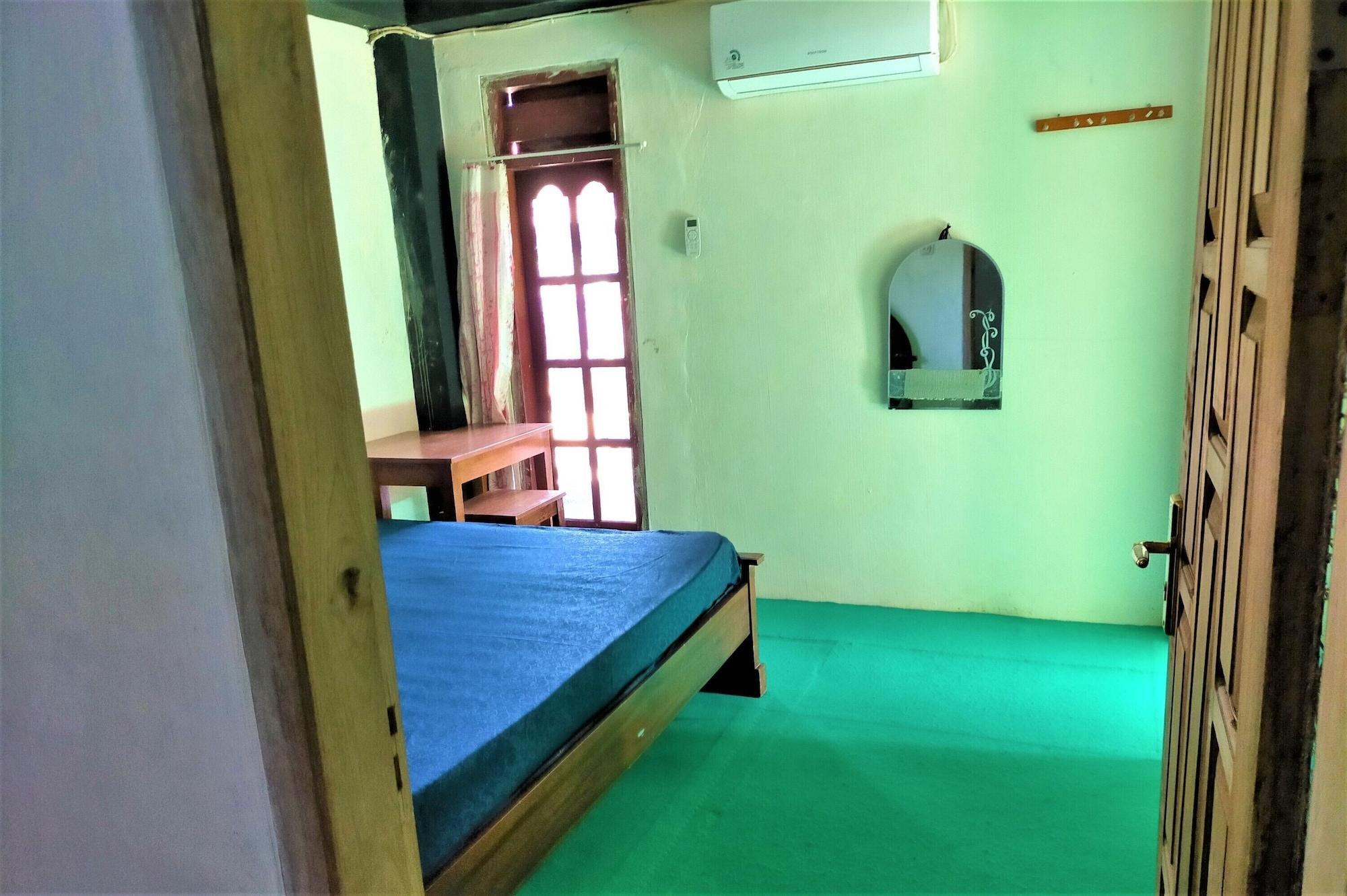Gandrung City Hostel バニュワンギ エクステリア 写真