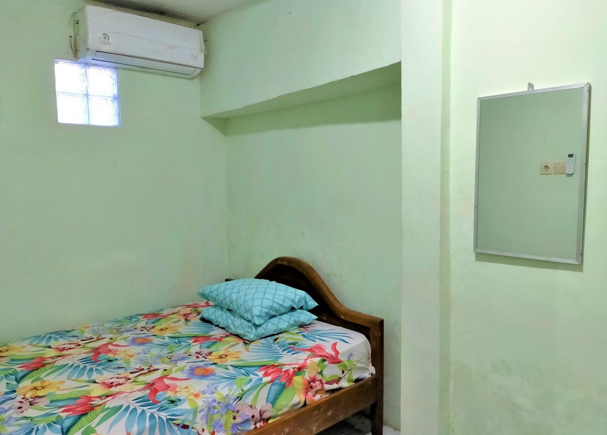 Gandrung City Hostel バニュワンギ エクステリア 写真