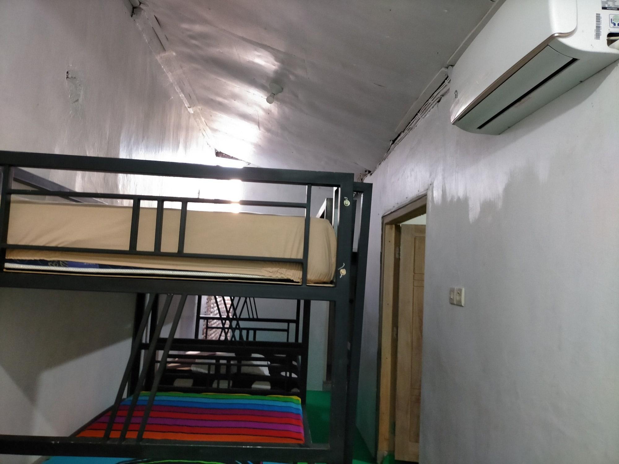 Gandrung City Hostel バニュワンギ エクステリア 写真