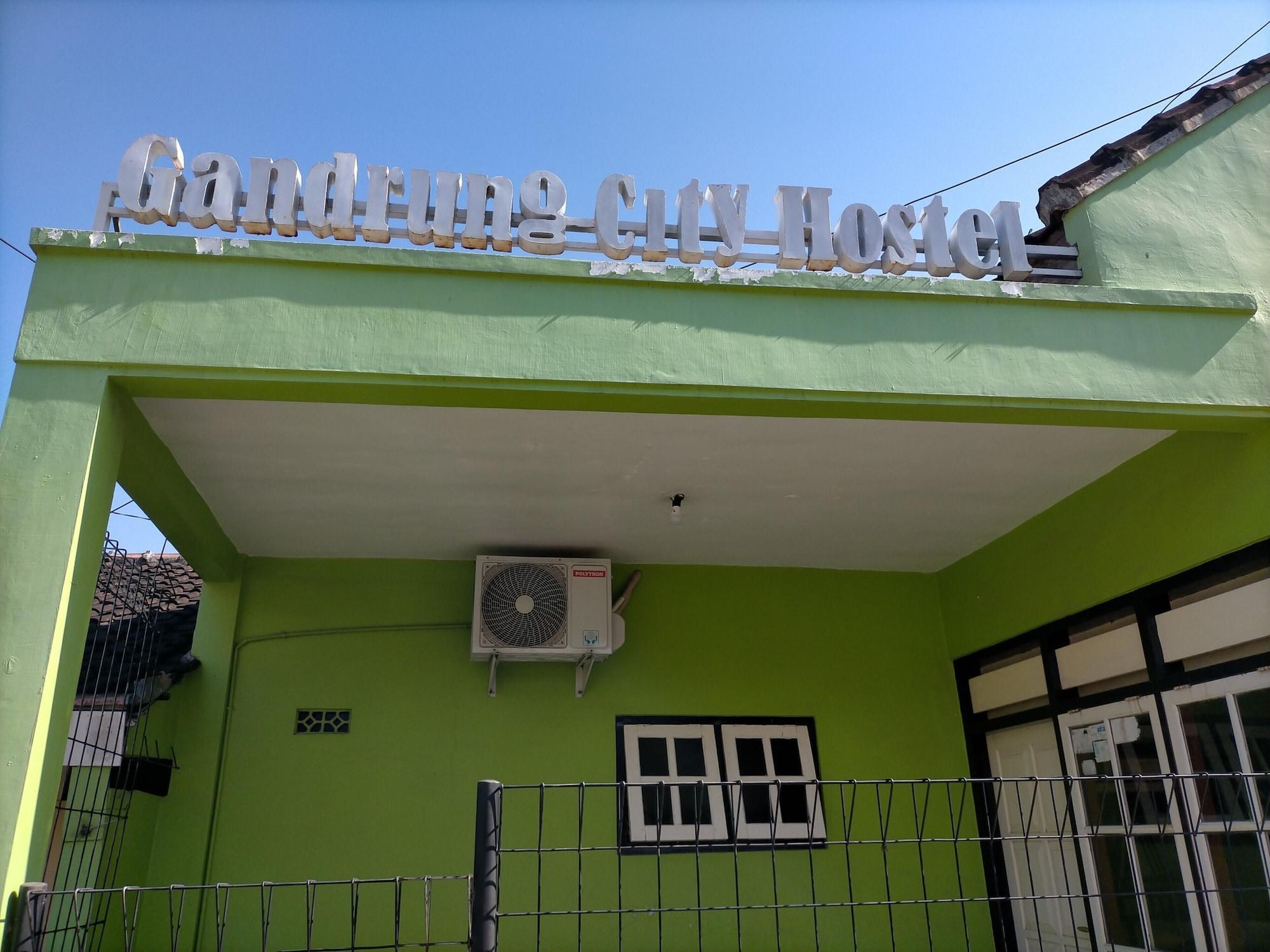Gandrung City Hostel バニュワンギ エクステリア 写真