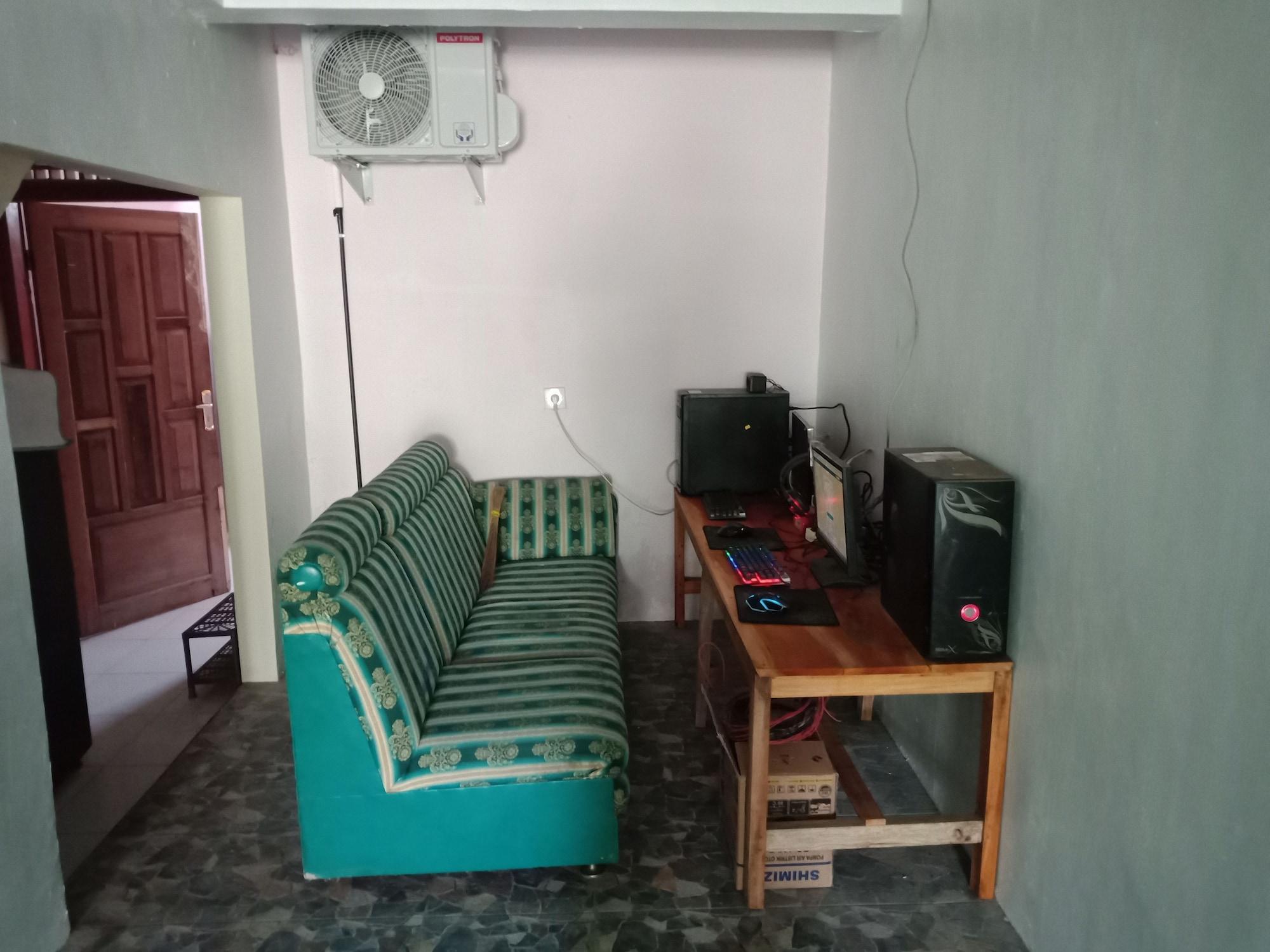 Gandrung City Hostel バニュワンギ エクステリア 写真