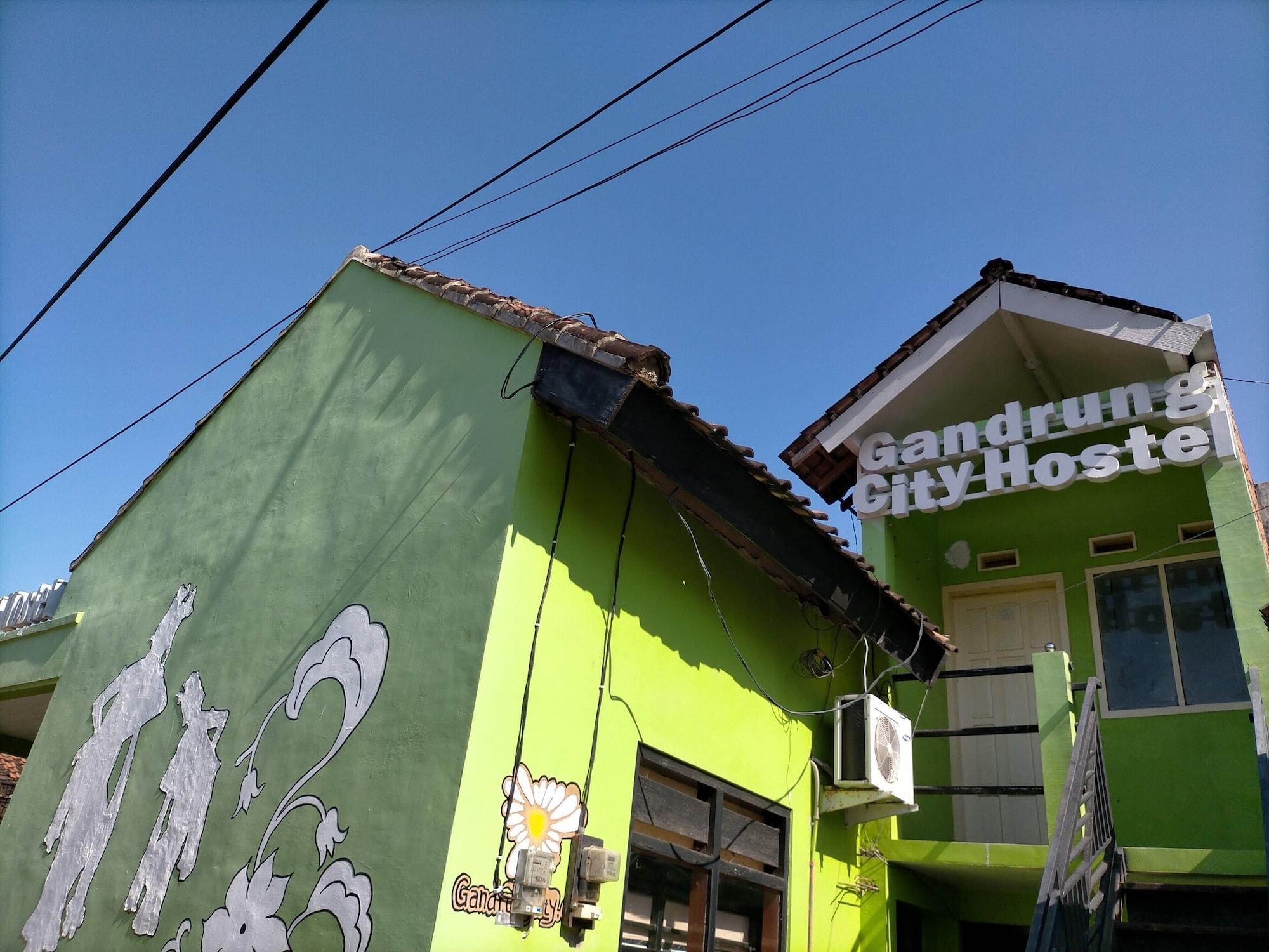 Gandrung City Hostel バニュワンギ エクステリア 写真