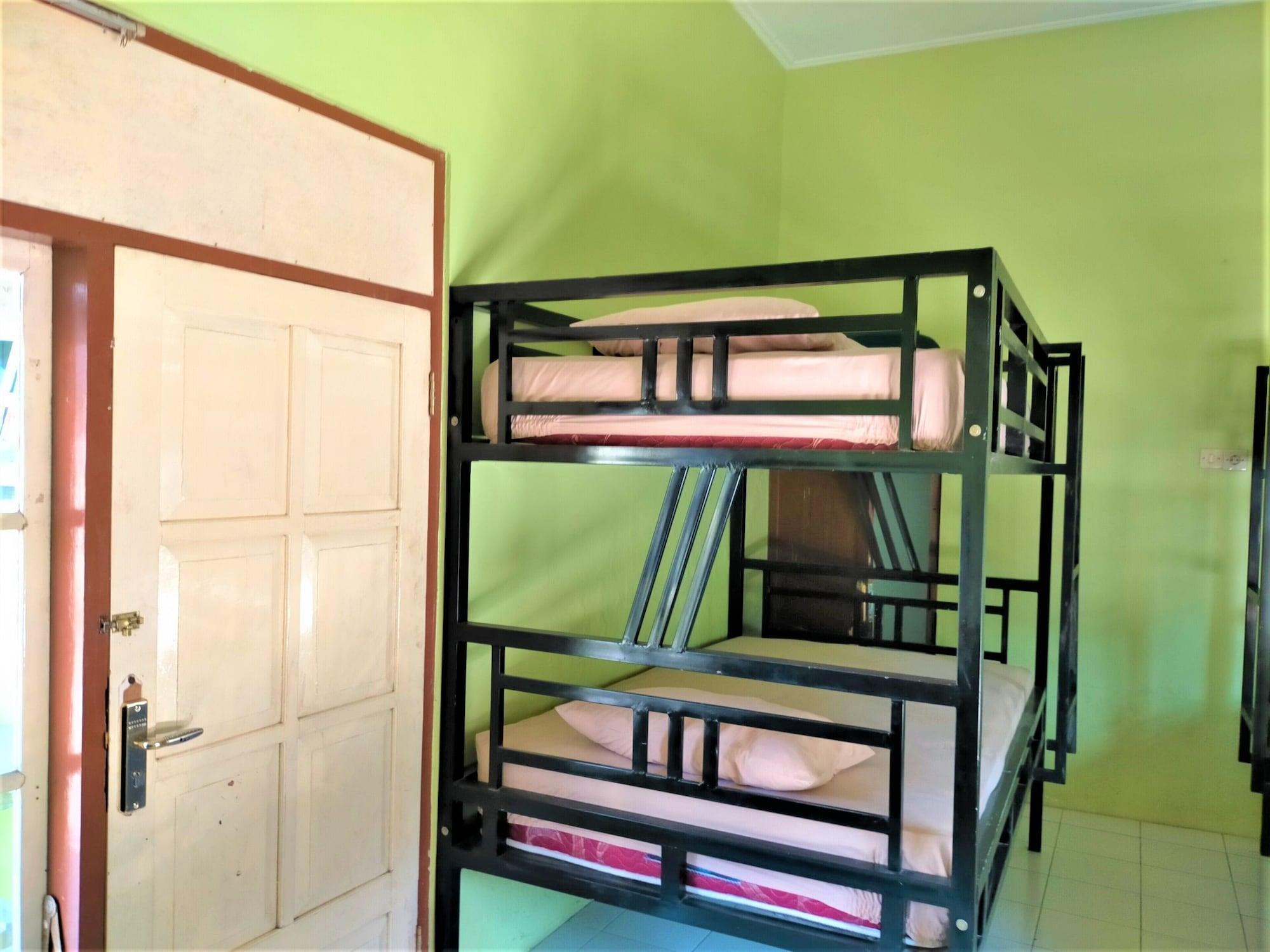 Gandrung City Hostel バニュワンギ エクステリア 写真