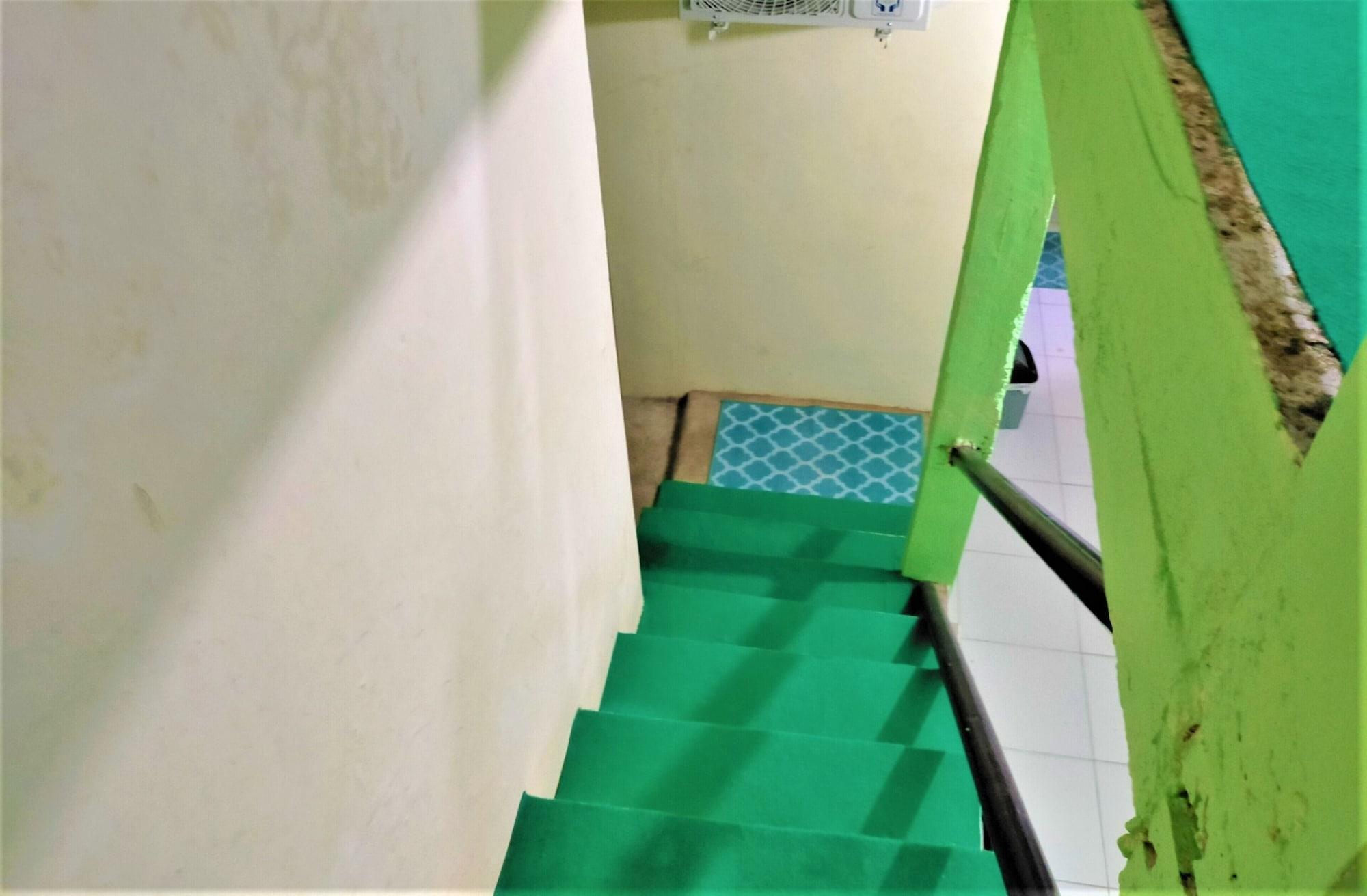 Gandrung City Hostel バニュワンギ エクステリア 写真