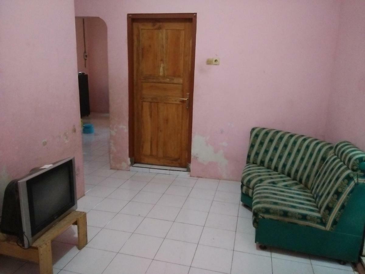 Gandrung City Hostel バニュワンギ 部屋 写真