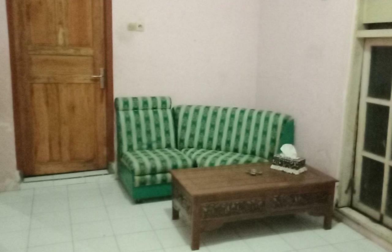 Gandrung City Hostel バニュワンギ エクステリア 写真